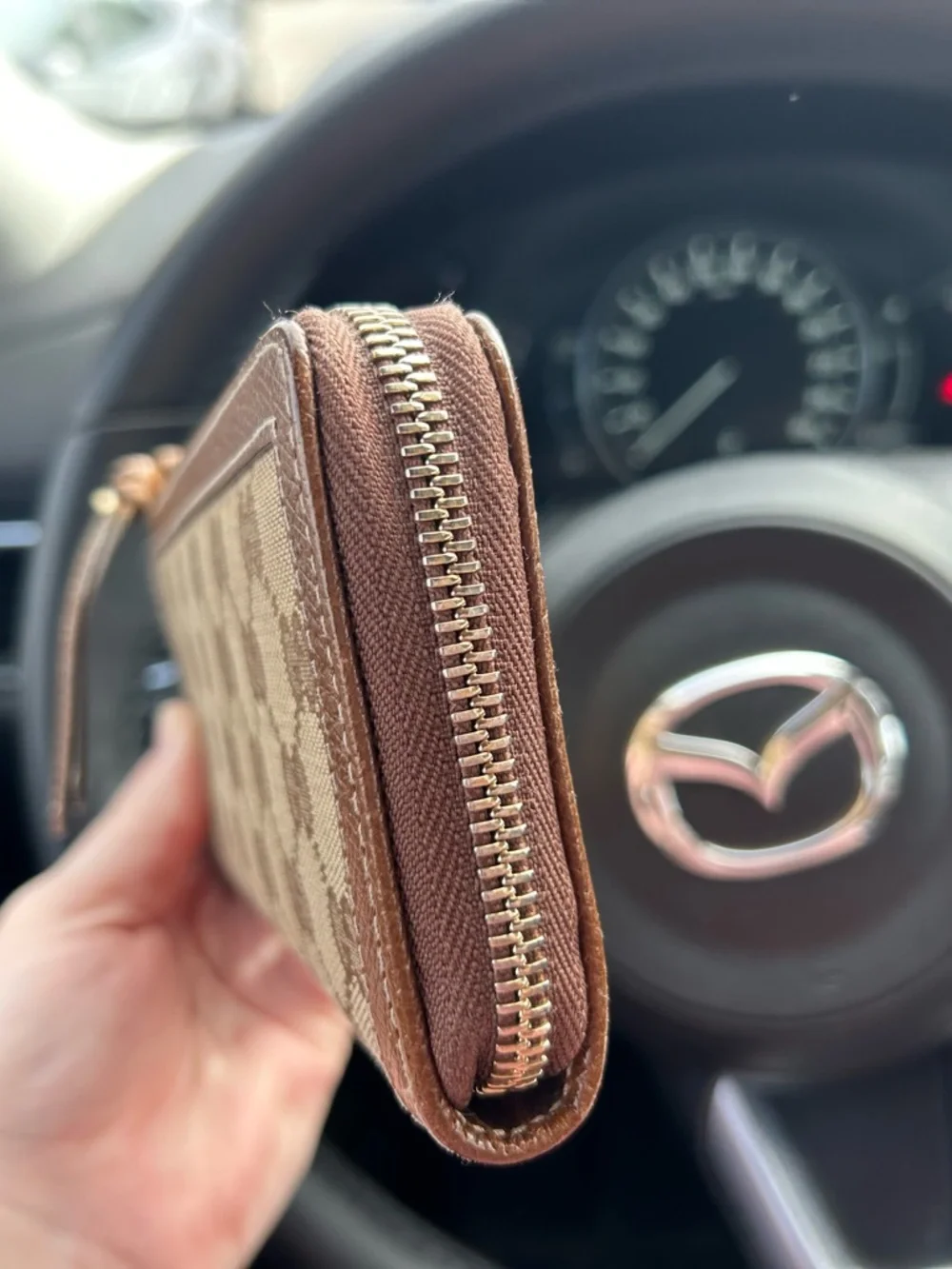 Gucci Tan/Brown Monogram Zip Around Wallet - Picture 3 of 8